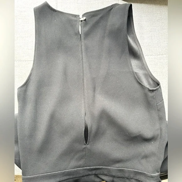 ARITZIA BABATON BRANSON BLACK
CREPE JUMPSUIT - Picture 9 of 10